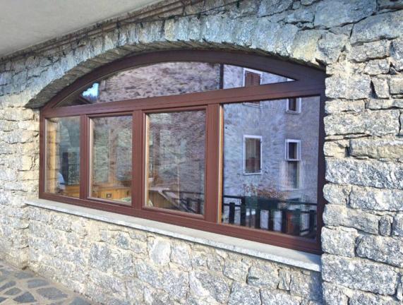 finestra ad arco  legno/alluminio 90 mm - Biolo